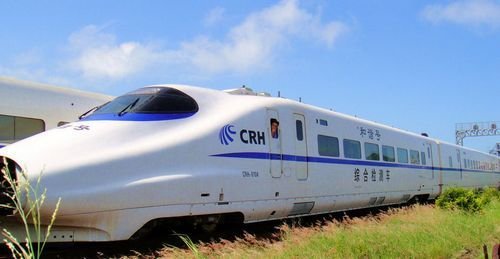 全国铁路迎新一轮调整 上海至深圳动车10小时