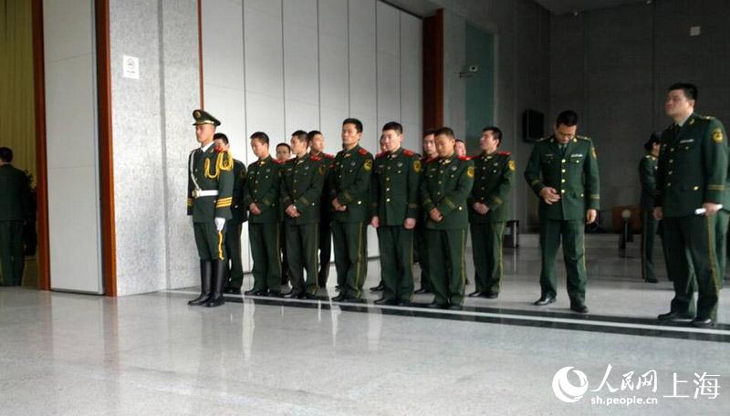 【组图】陆晨、孙络络追悼会今日举行