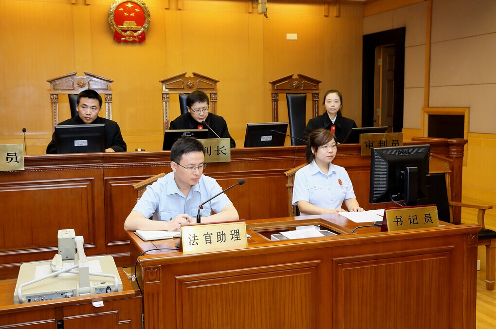 上海司改稳步推进 法官助理首次出席庭审