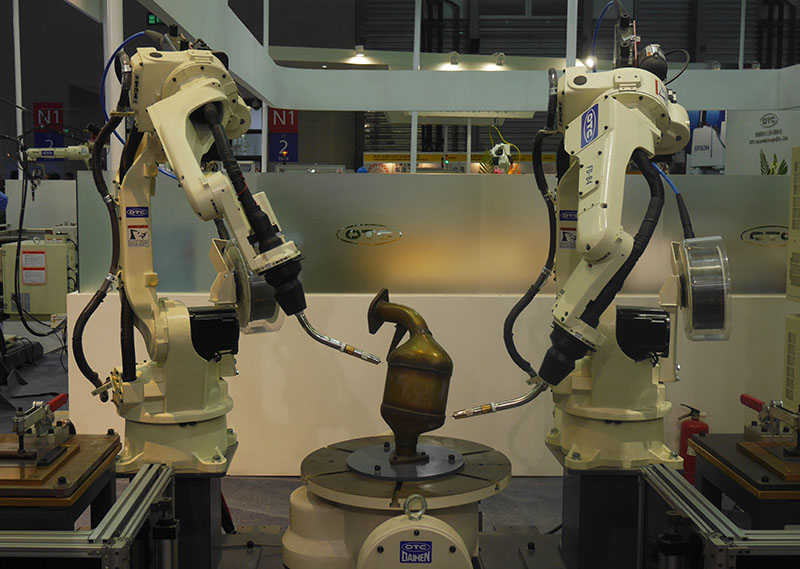 工博会机器人展持续高热 高效无人工厂时代正