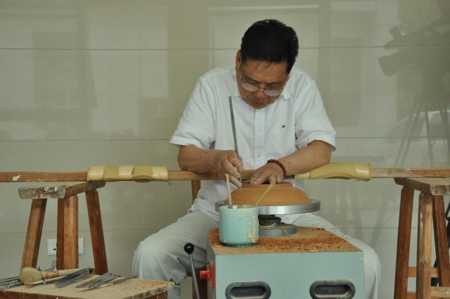 毛正聪:做减法的国礼青瓷大师