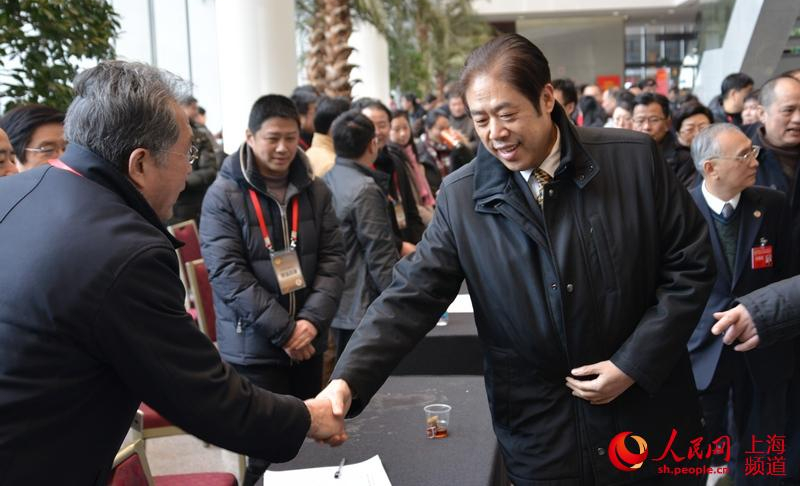 吳志明參加上海政協現場咨詢活動 39家單位接待作答