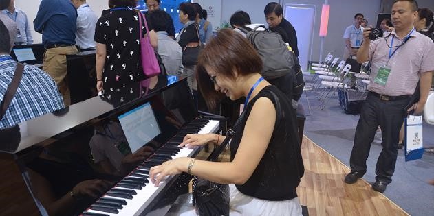 KUKEY智能钢琴高调亮相上海国际教育装备博