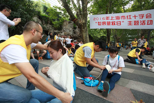 世界急救日:上海市红十字会开展应急救护快闪