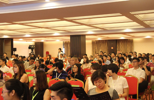 上海首届互联网+新媒体营销大会举行