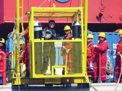 走进上海打捞局基地 听潜水员讲述打捞 世越号