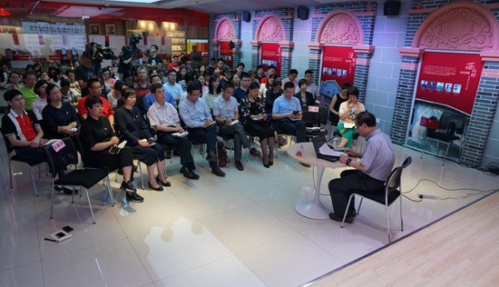 上海創新黨課形式 音頻“周四講習所”首場開播