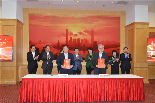 央媒与地方深度合作 人民浦东首期15亿文化