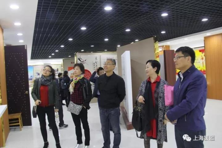 上海宝山区教育专家讲师团赴喀什六中送教慰问