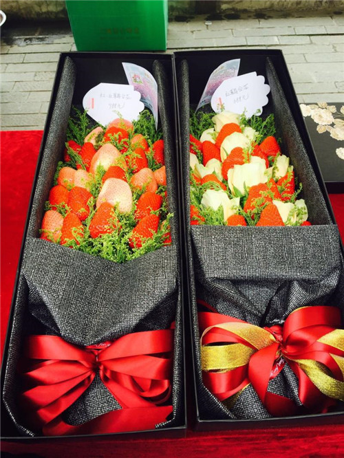 踏着春光去青浦,草莓市集让农业特产变旅游网