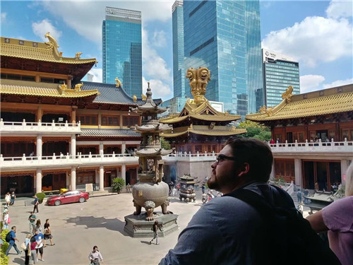 这里便捷的公交系统能带你看到上海最有趣的一面——一位来自美国的美食爱好者
