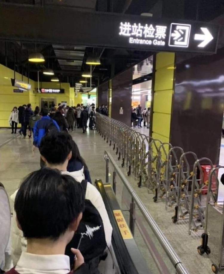 地铁南京西路站有望实现"站内三线换乘",换乘通道及