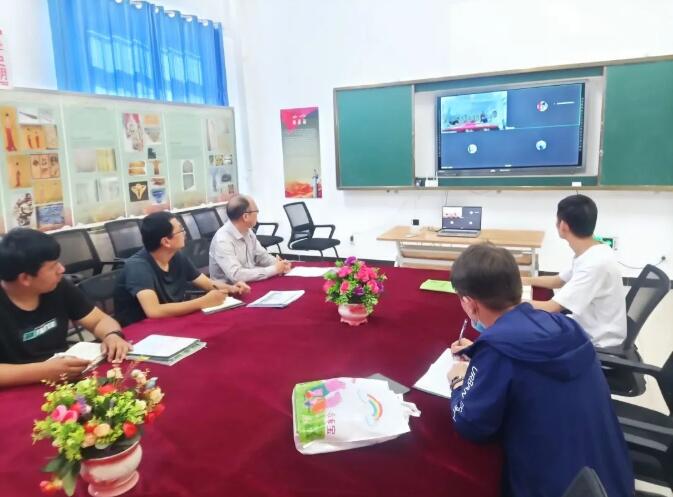 上海群益職校與澤普技校聯合開展援疆遠程師資培訓活動