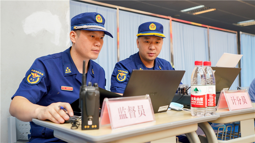上海消防：“焕”装火焰蓝，展示新形象【2】