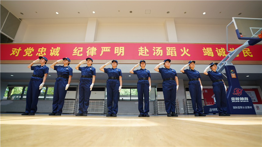 上海消防:“焕”装火焰蓝,展示新形象【6】