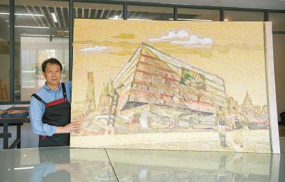 金祥龍創作版畫《悅讀殿堂——上海圖書館東館》。本報記者 張馳 攝