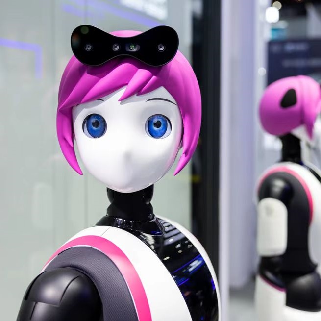 從“黑科技”到“必需品” 讓服務機器人走入千家萬戶在上海的世界人工智能大會上，機器人Ginger2.0帶著一雙迷人忽閃的大眼睛亮相，一出場就震撼現場。東方文化與西方元素融合的“二次元”萌妹形象……[詳細]