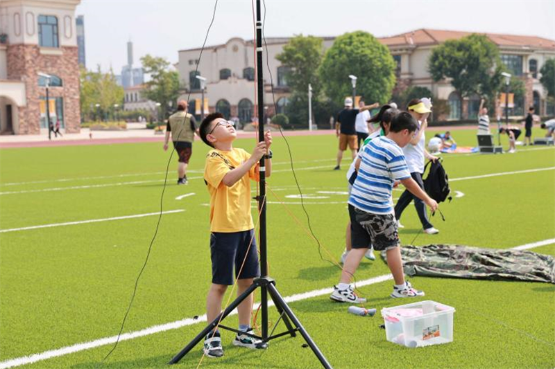 这场青少年技能竞赛拉开了上海无线电管理宣传月帷幕(图3)