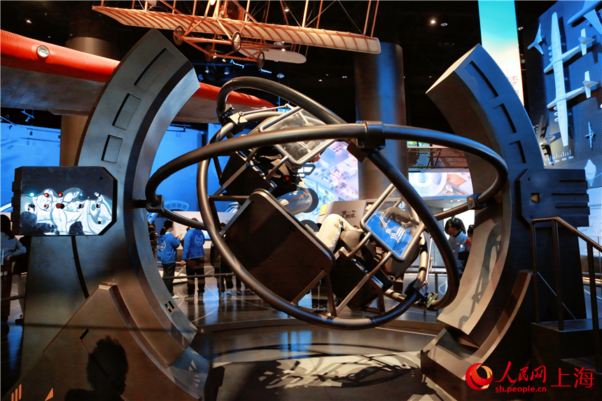 上海科技馆焕新升级 首次集中展出230余件科技藏品 人民网记者 龚莎摄