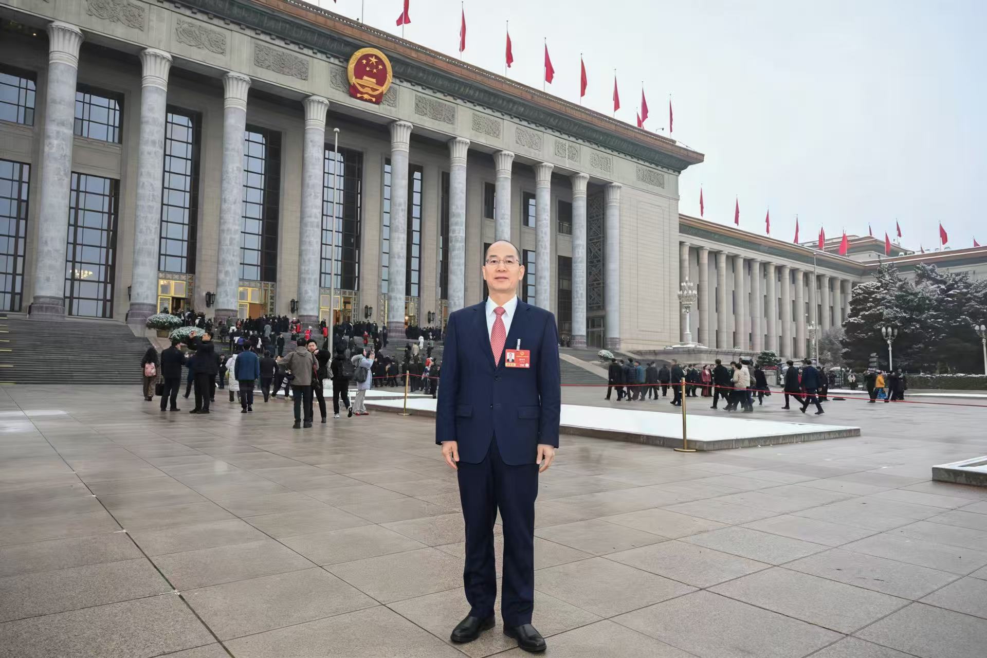 全国人大代表，中国移动上海公司党委书记、董事长、总经理楼向平（受访者供图）