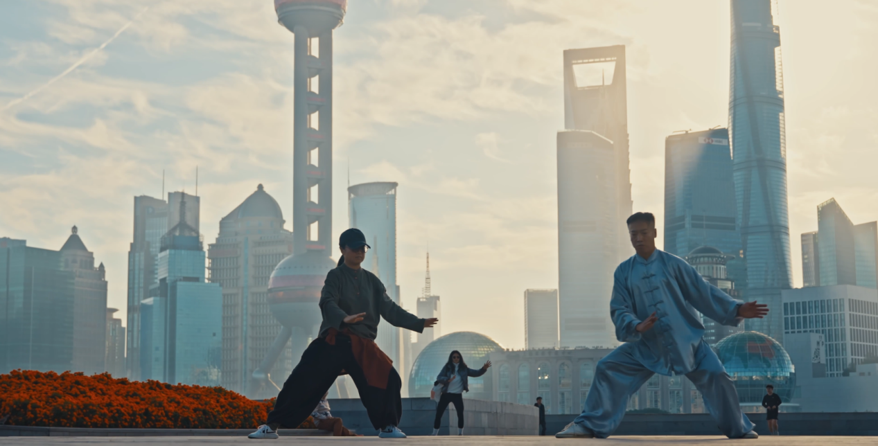 黃浦江畔晨練的市民。《上海：活力之城》城市形象推介短視頻截圖