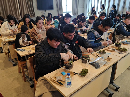 长江畔共植新绿生态岛薪火相传！崇明用行动定义“传承”(图2)