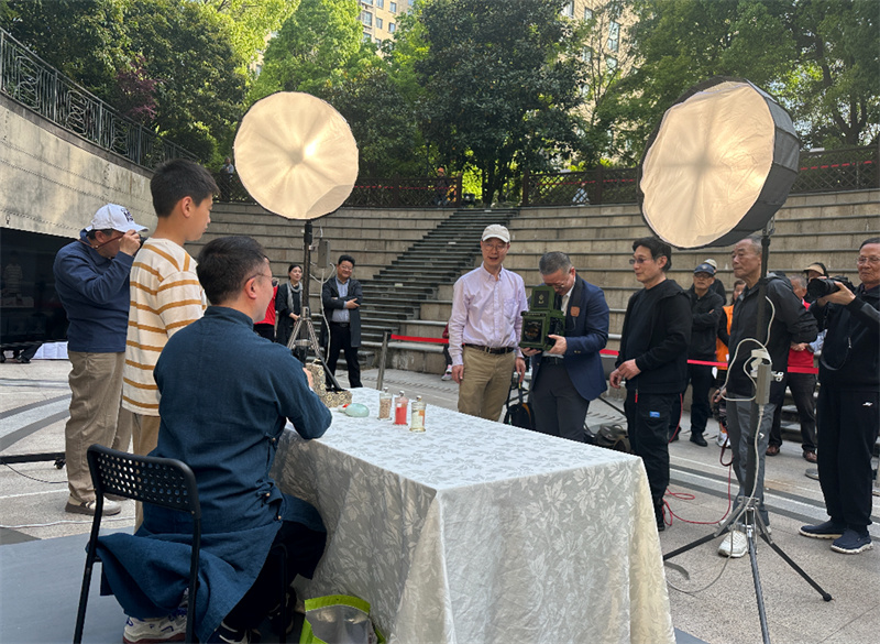 东明路街道党工委书记沈春雷“首拍”启动。