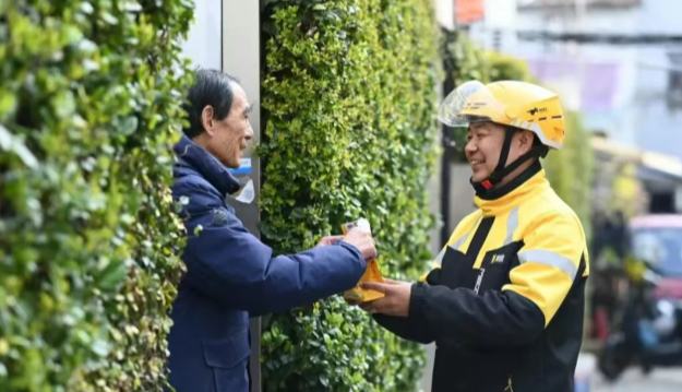 朱顏軍：城市奔跑者，街巷裡的微光