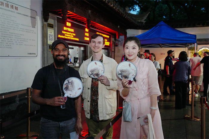 豫园端午主题场夜游。