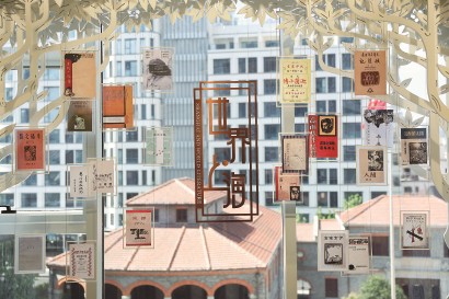 上海文学馆“世界·上海”展区。 记者 赖鑫琳 摄