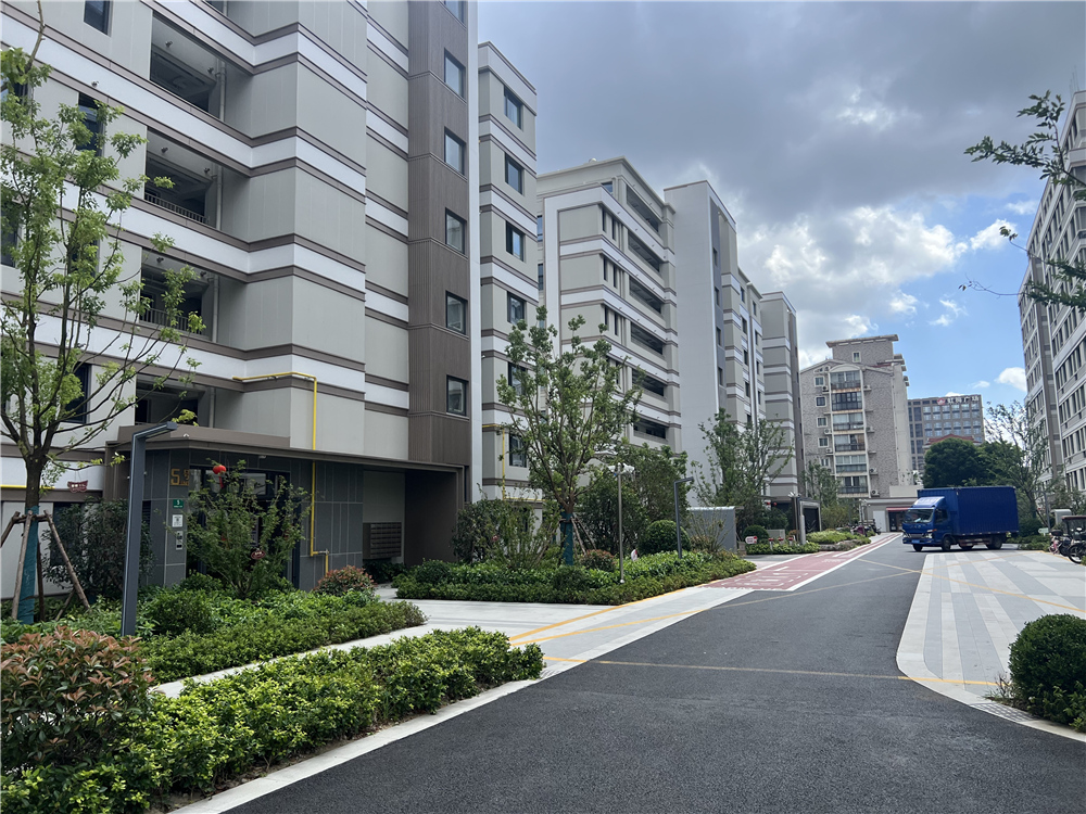 田林路65弄小区。人民网记者 葛俊俊摄