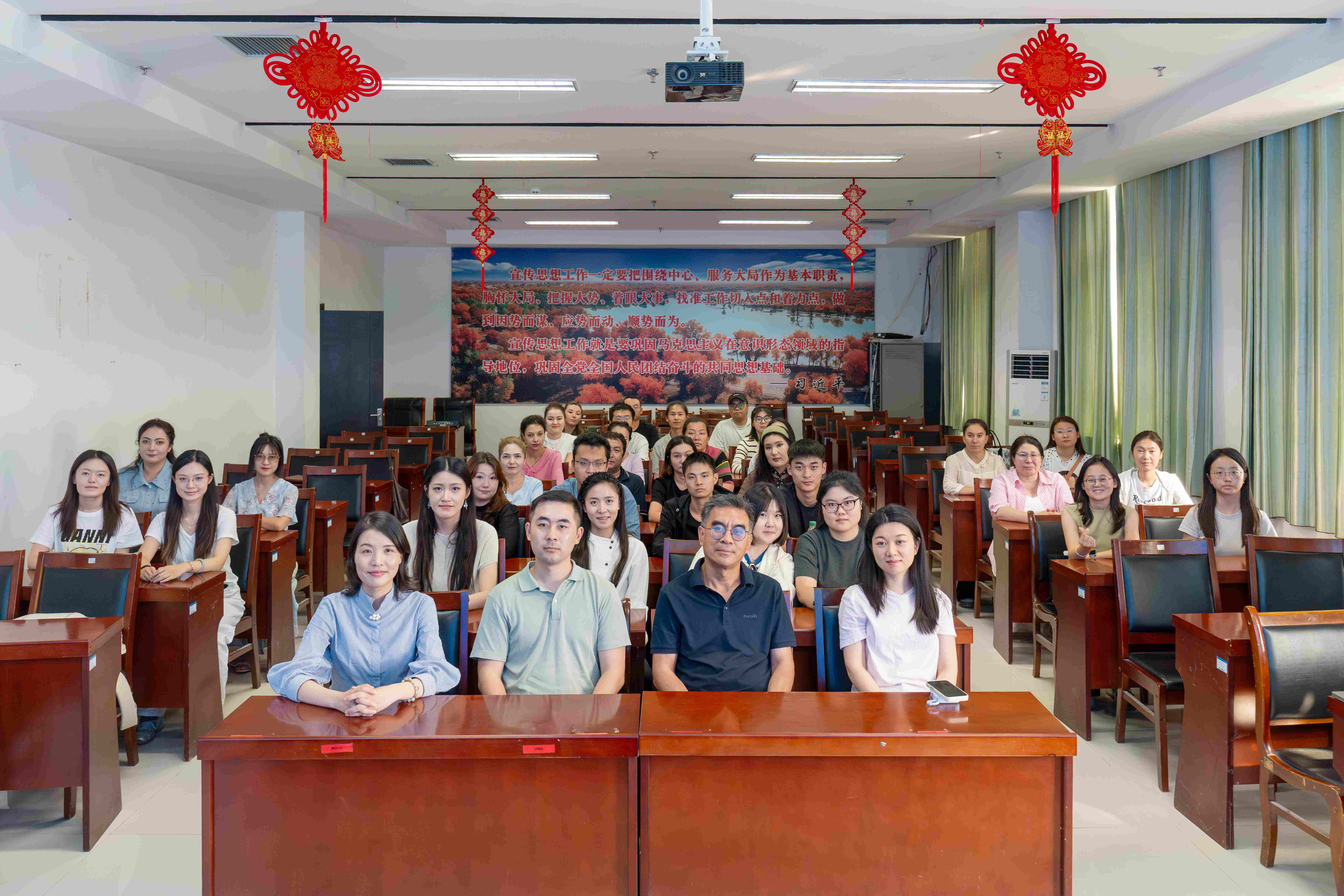 結業合影。巴楚融媒體中心供圖