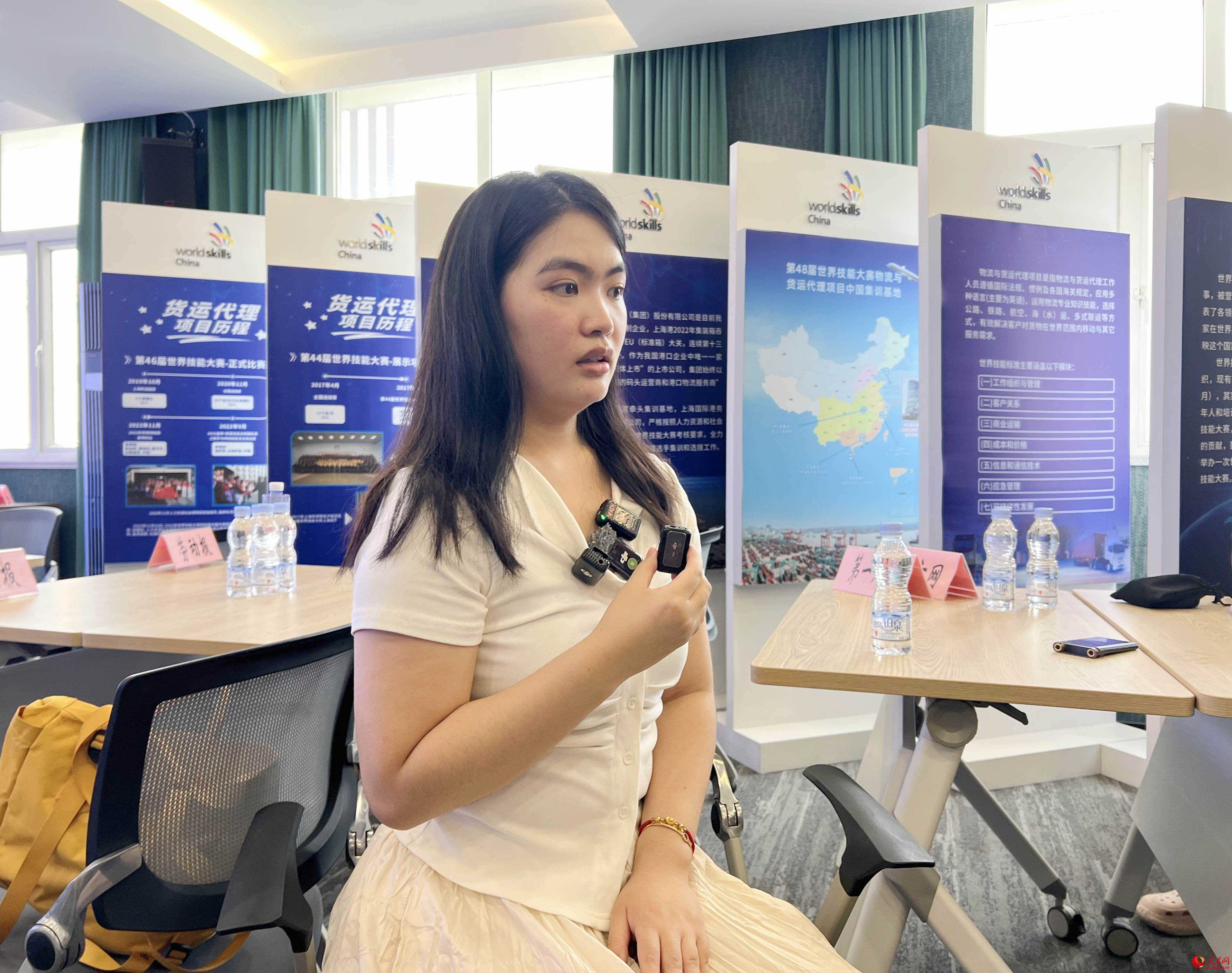 那一分赢在哪？听世赛冠军复盘里昂赛场上的“加分项”  “1分，我只比第二名多1分。”回忆起第47届世界技能大赛的夺冠经历，货运代理项目的金牌得主周雨欣至今仍觉得“惊险”。[详细] 