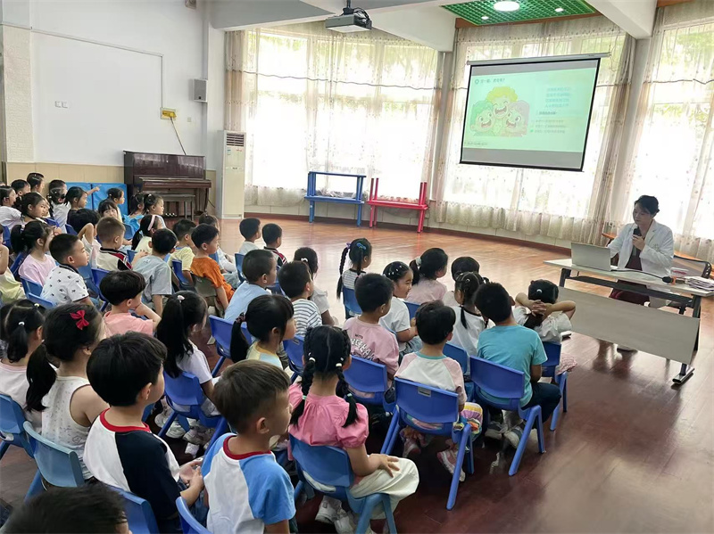 健康科普走进杨行中心幼儿园。