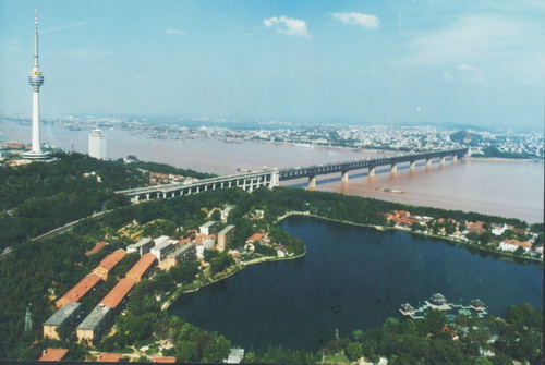 五十年代的武汉长江大桥(任发德摄)