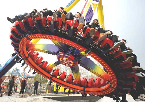 超级大摆锤虎年新春登场锦江乐园 --上海频道--人民网