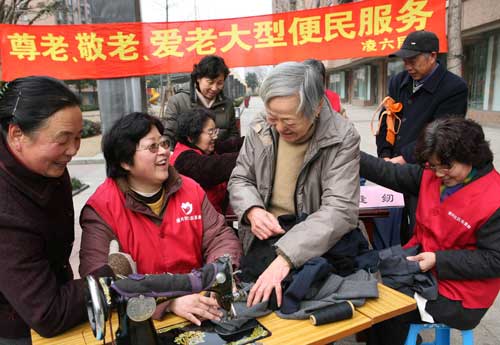 志愿者开展迎新春大型便民服务活动