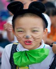 瑞典馆举办第五届小学生创新阅读表演比赛