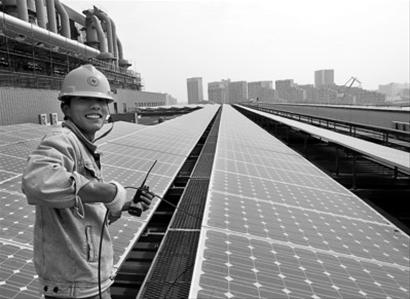 代表建议尽早拟定上海万户家庭屋顶太阳能计