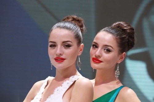 直击上海车展--风情万种的美女车模