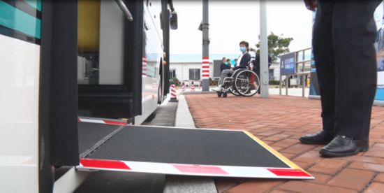 图说：无障碍功能设计为乘坐轮椅的乘客提供服务 采访对象供图.png