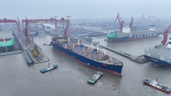 四船同坞并建首现上海并将成为常态，沪东中华大型LNG船建造加速