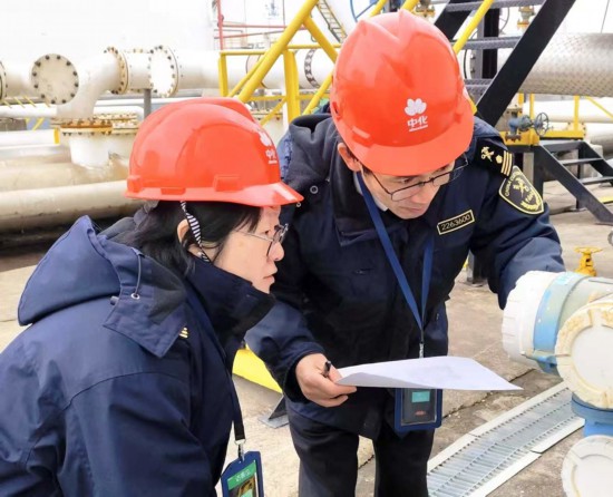 船舶量创历史新高、汽车出口翻倍！上海口岸前两月太忙了(图2)